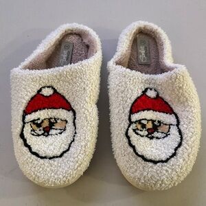 Santa Slippers‎ size 9/10 Comfort trends